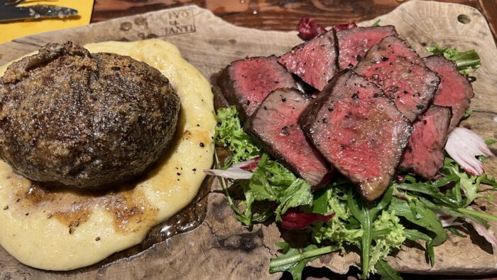 鹿肉のハンバーグ