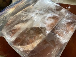 透明な氷の保存方法